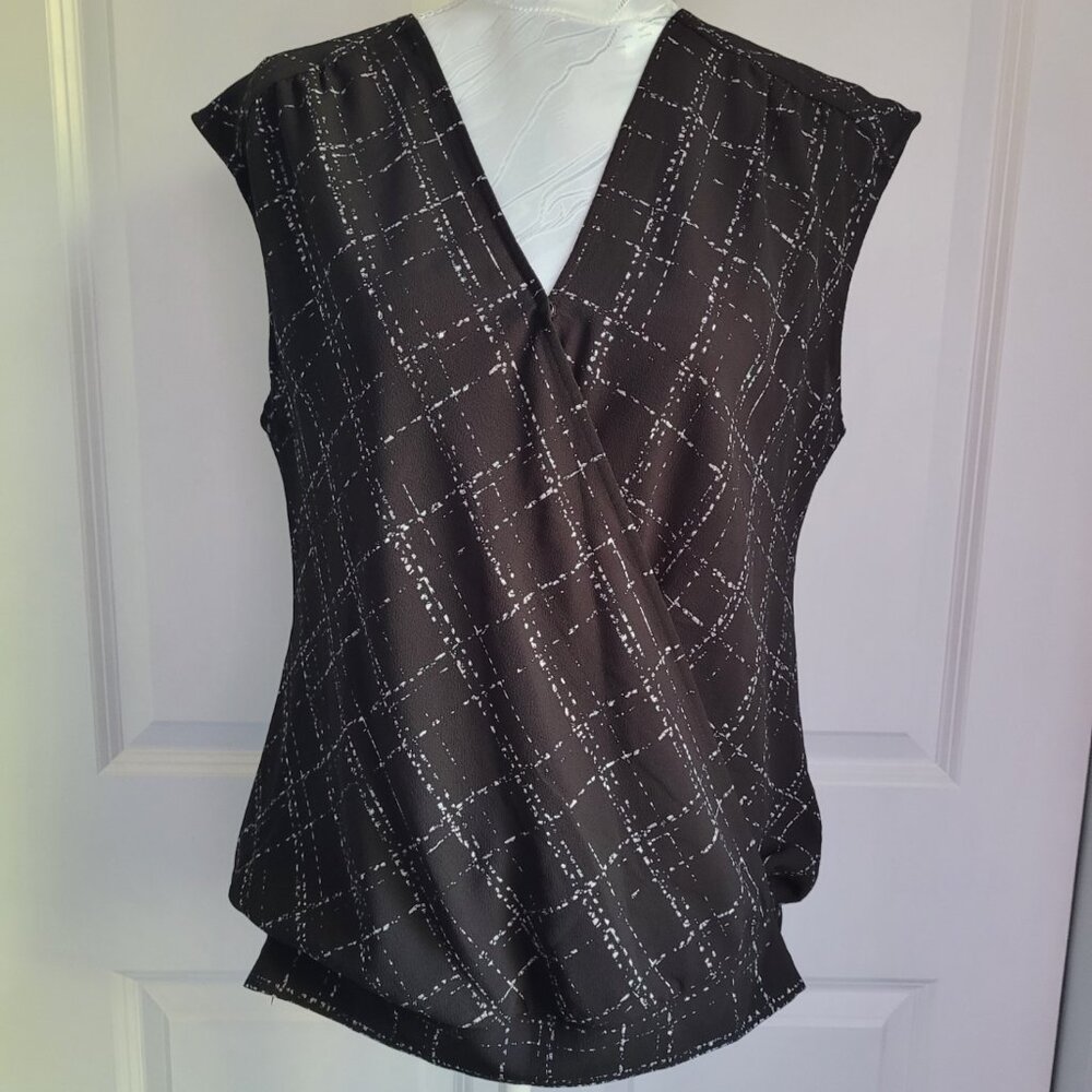 NWT! Reitmans striped blouse size S
